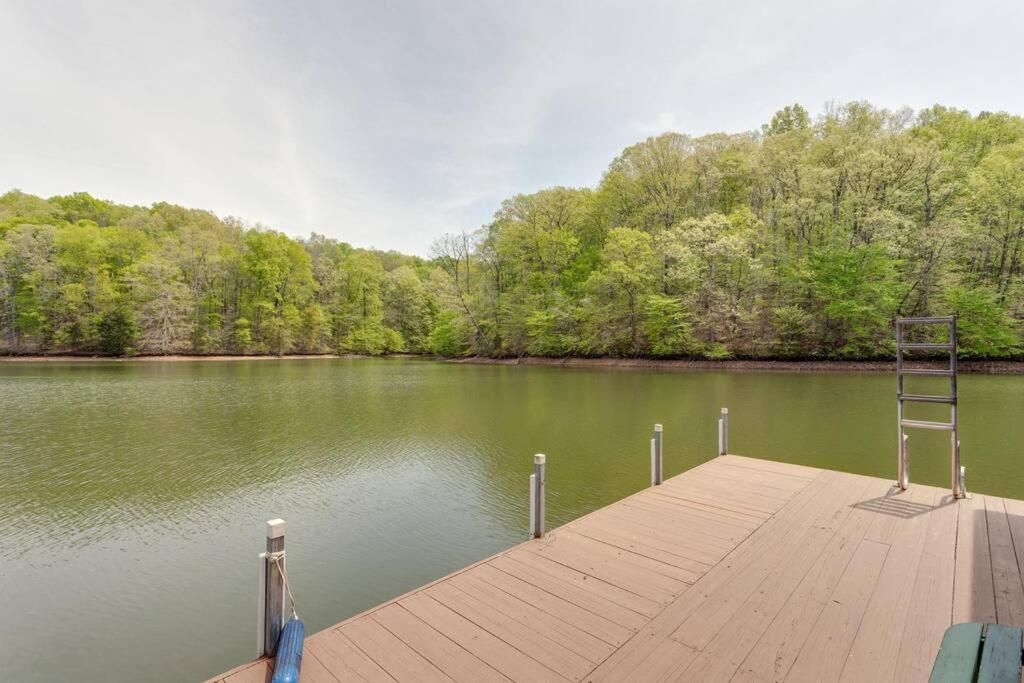 Lakeside Haven Dock/Slip Fire Pit Game Room Kayaks Winchester Extérieur photo
